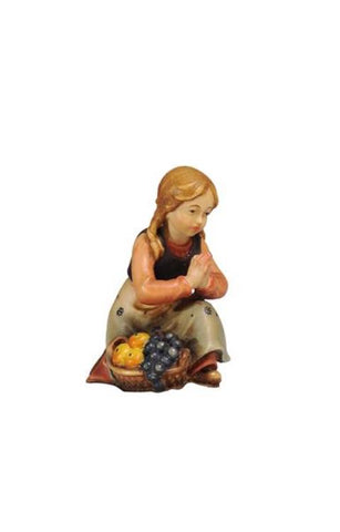 Heimatland Girl kneeling